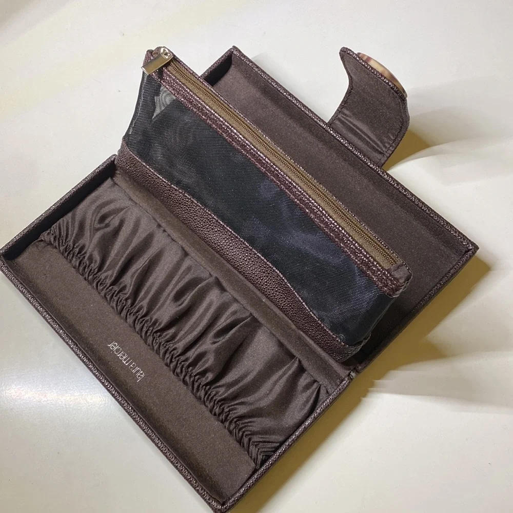 Laura Mercier- Makeup Case - Picture 7 of 8